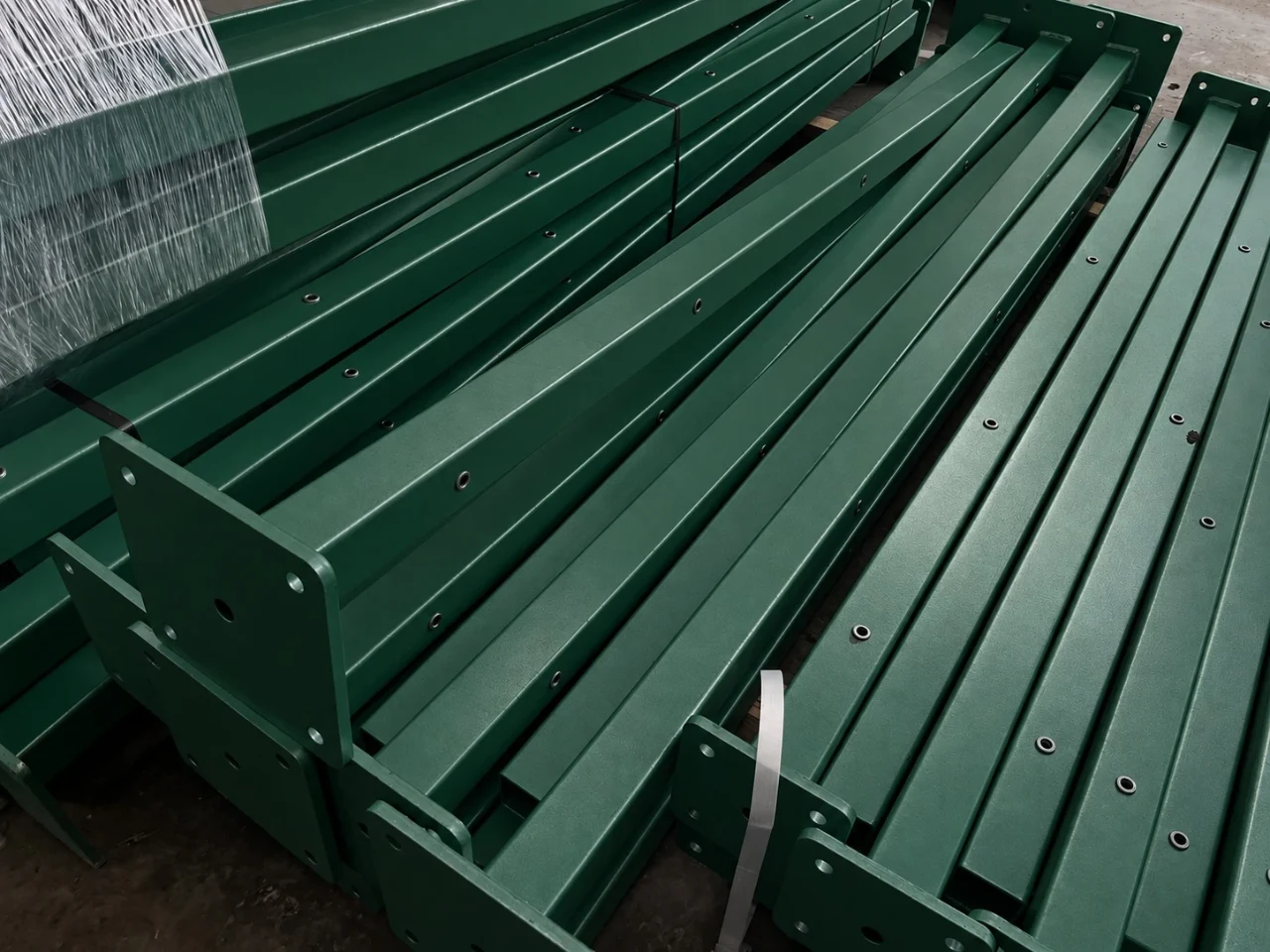 50mm Square Bolt-Down Mesh Post for 2.0m Panels - Green RAL 6005