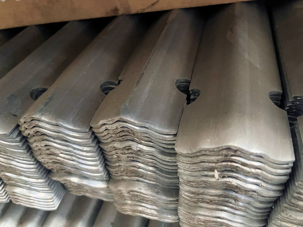 Traditional D Pale (Rounded & Notched Top) - 1.2m - Galvanised