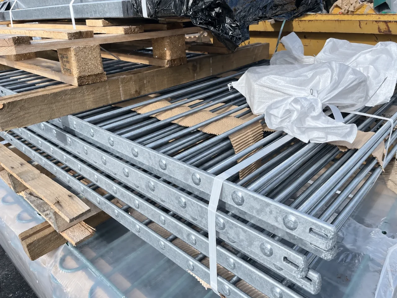 Bow Top Railing 2.0m x 1.2m High - Galvanised