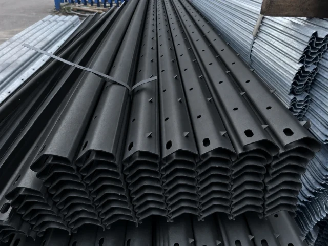 Scorpio Spiked Top Rail - 2.75m - Galvanised & PPC Black RAL 9005