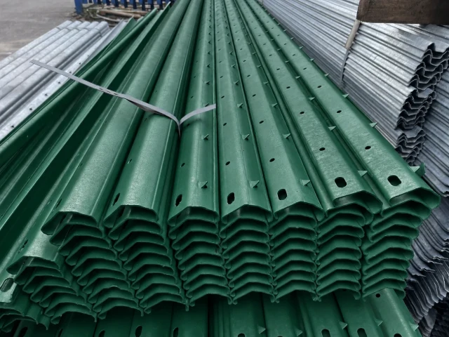 Scorpio Spiked Top Rail - 2.75m - Galvanised & PPC Green RAL 6005