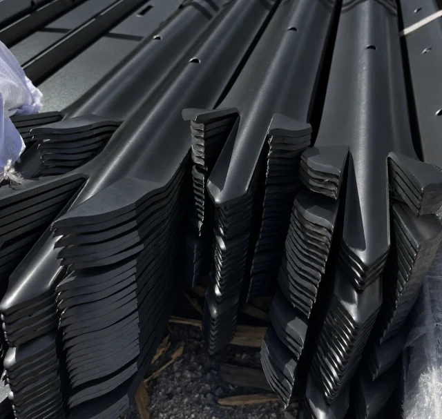 Traditional D Pale (Spiked Top) - 1.2m - Galvanised & PPC Black RAL 9005